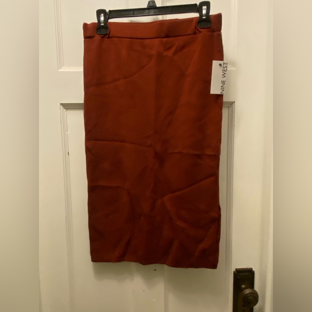 NWT-Knit pencil skirt